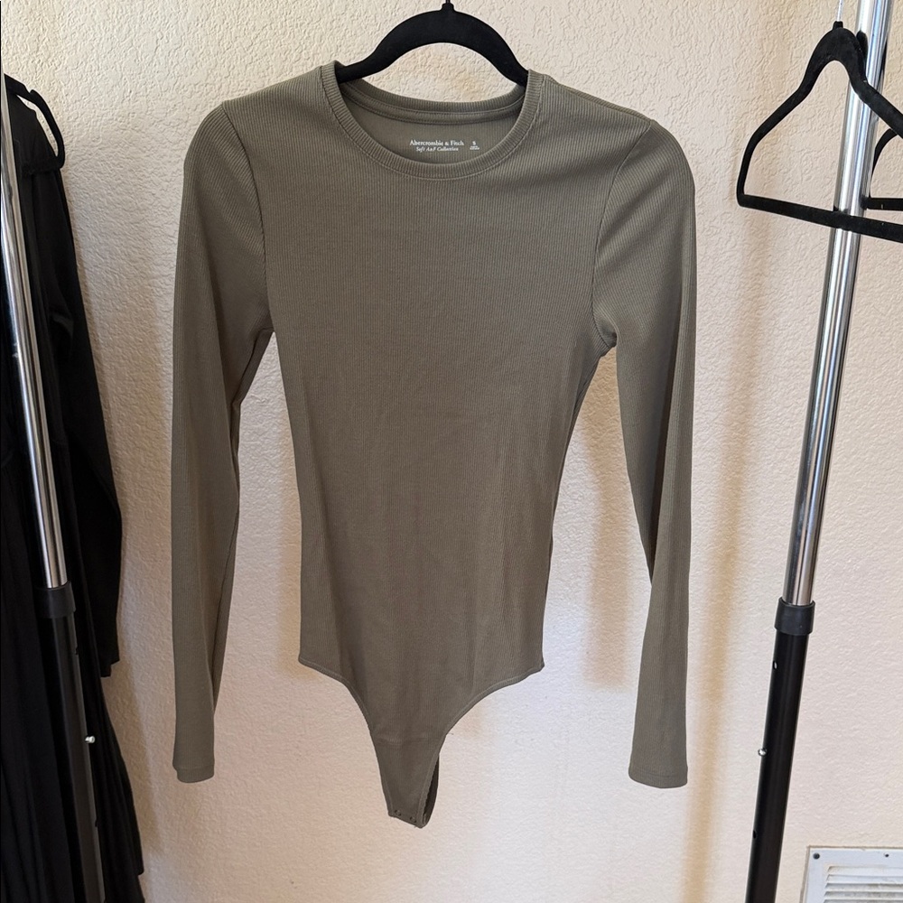 Abercrombie & Fitch Long Sleeve Olive Green Ribbed Bodysuit- Size S